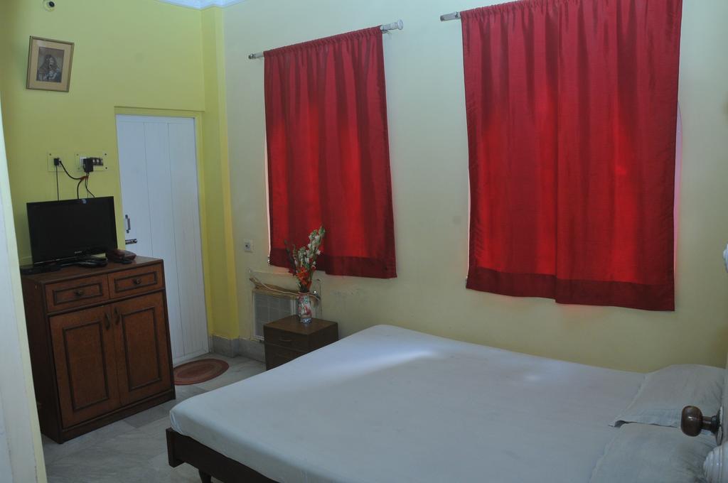 New Hotel White Palace Calcutá Quarto foto